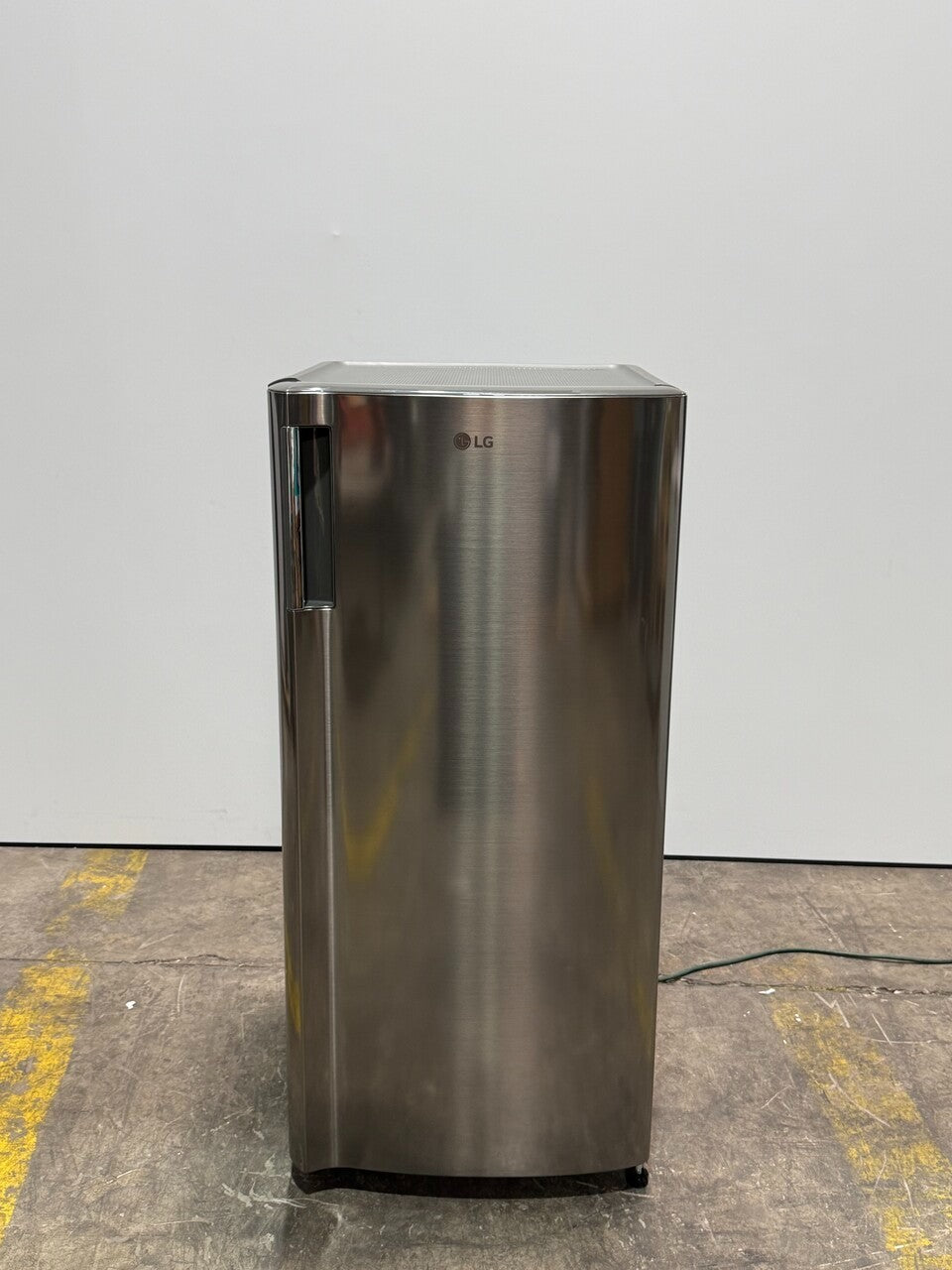 LG 6.0 cu. ft. Single Door Refrigerator LRONC0605V