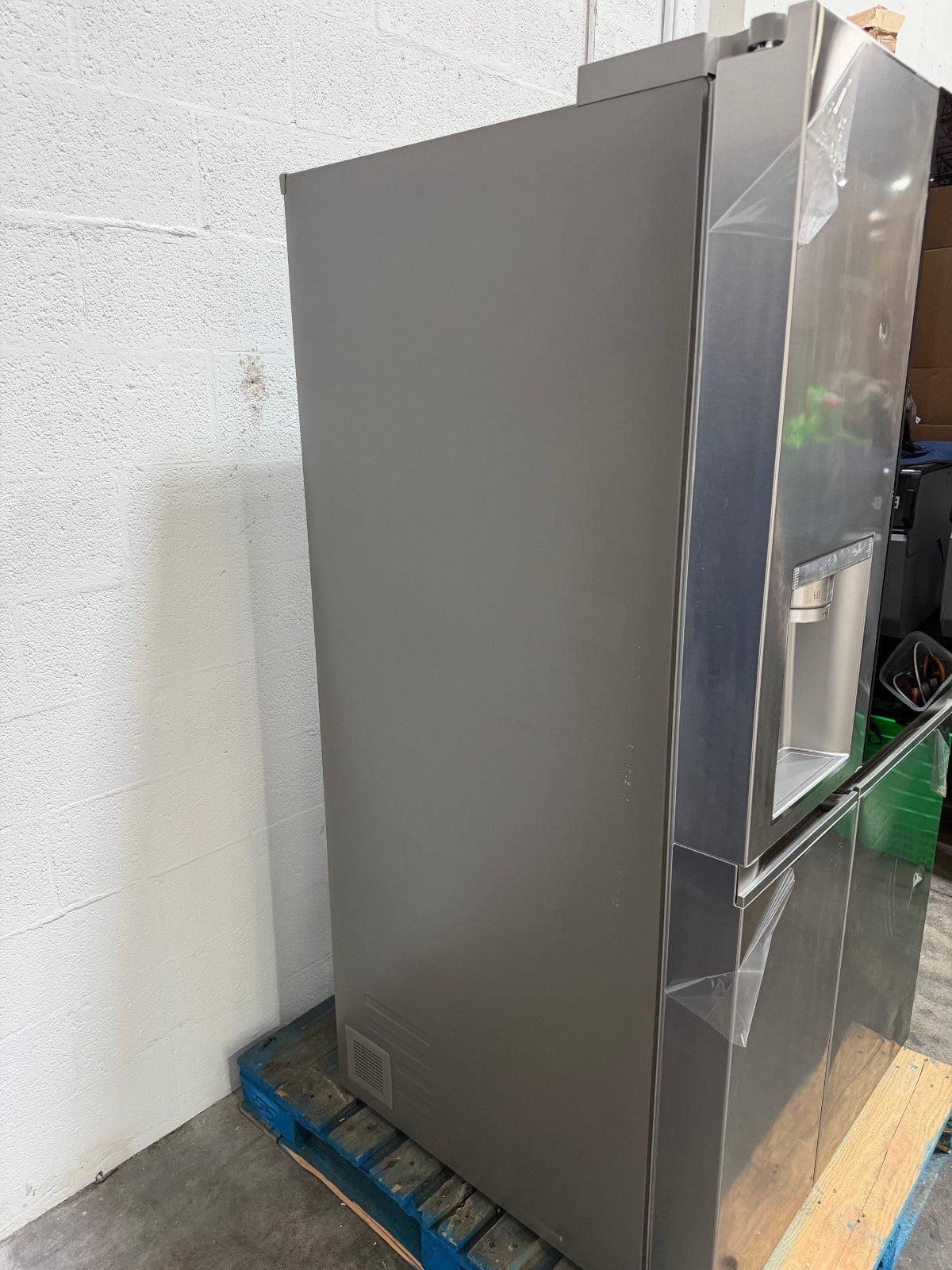 LRSOS2706S 27 cu. ft. Side-By-Side InstaView Refrigerator