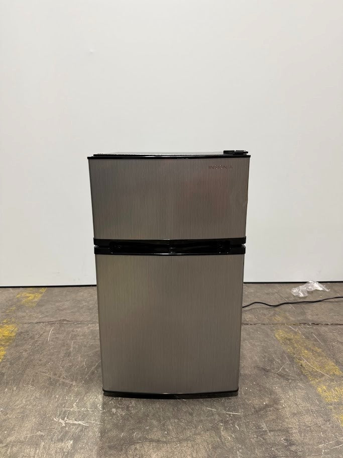 Insignia NSCF30SS9 20" Stainless 3.0 Cu. Ft. Top Freezer Mini Fridge