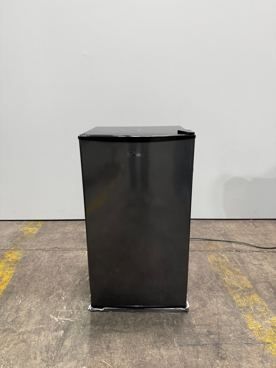 Midea 3.3 cu ft Compact Mini Fridge - MRM33S8ASL