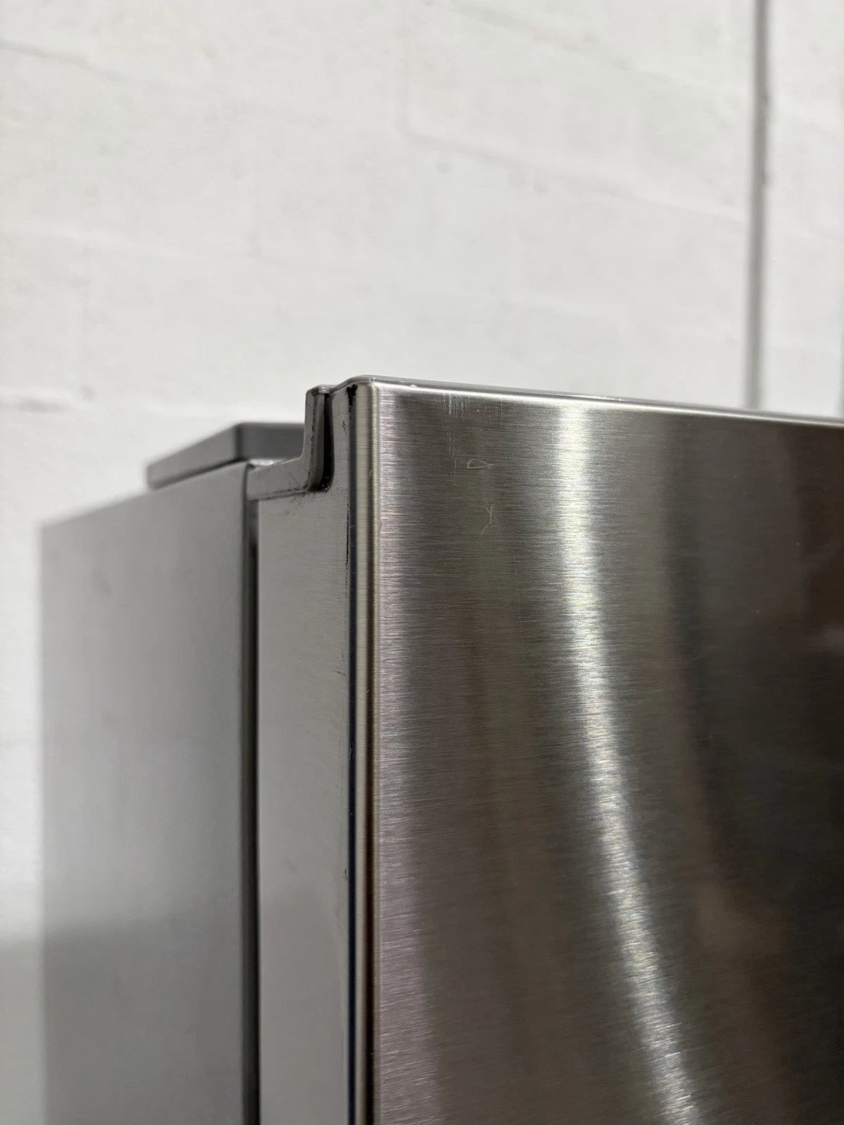 MIDEA Bottom-Freezer Refrigerator: Stainless Steel, 18.7 cu ft