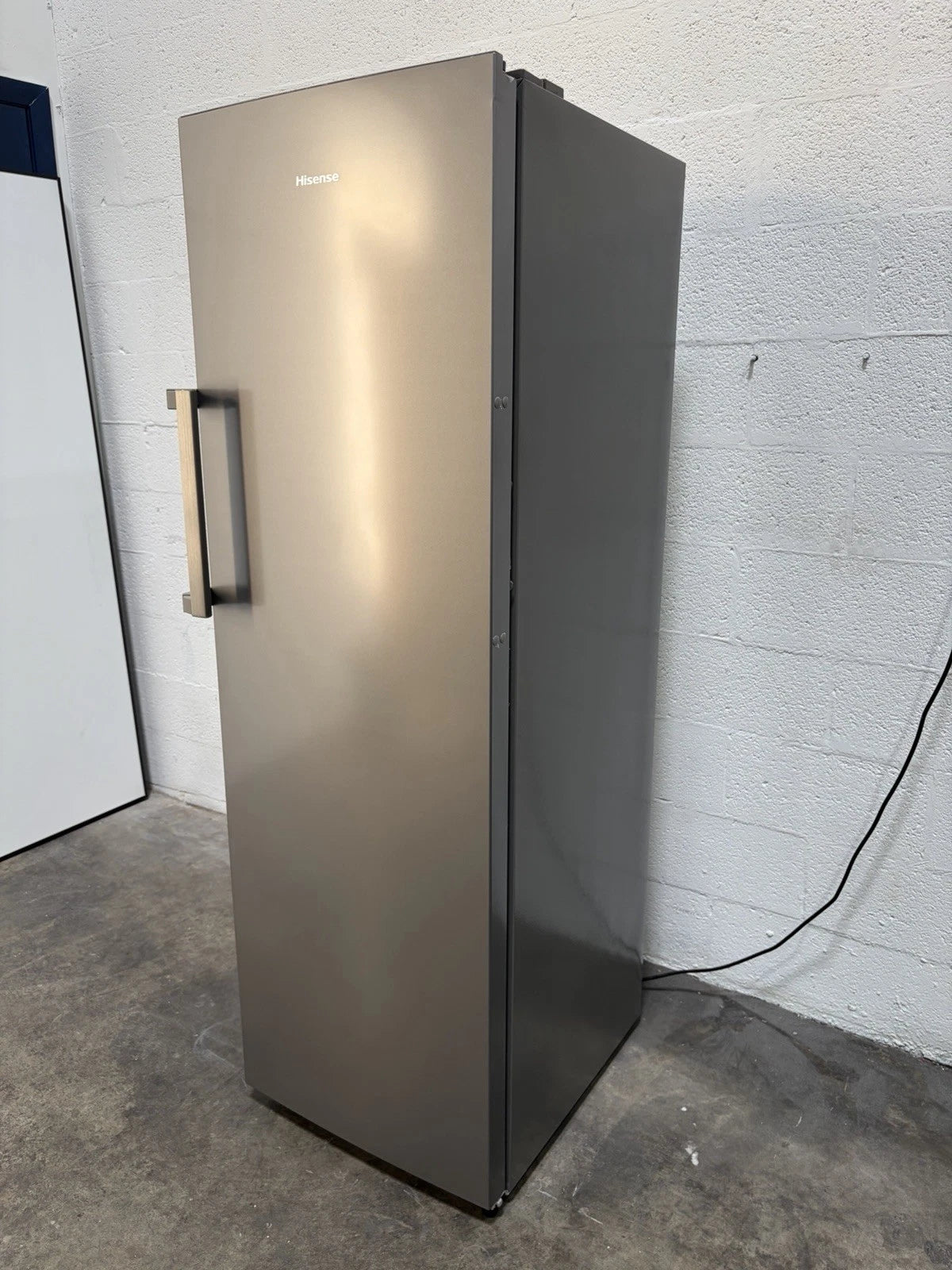 10.2 cu. ft. Garage Ready Convertible Upright Freezer HFU101N1AVE