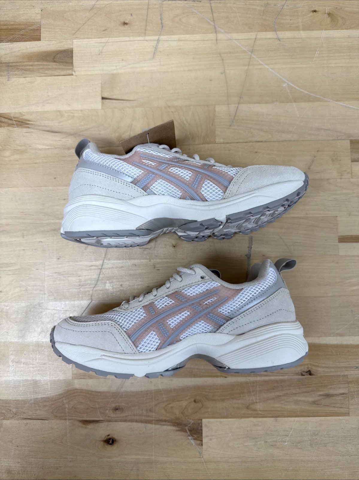 Asics Gel 1090 V2 Womens Trainers Asics  Running Gym Shoes White/Maple Sugar 6