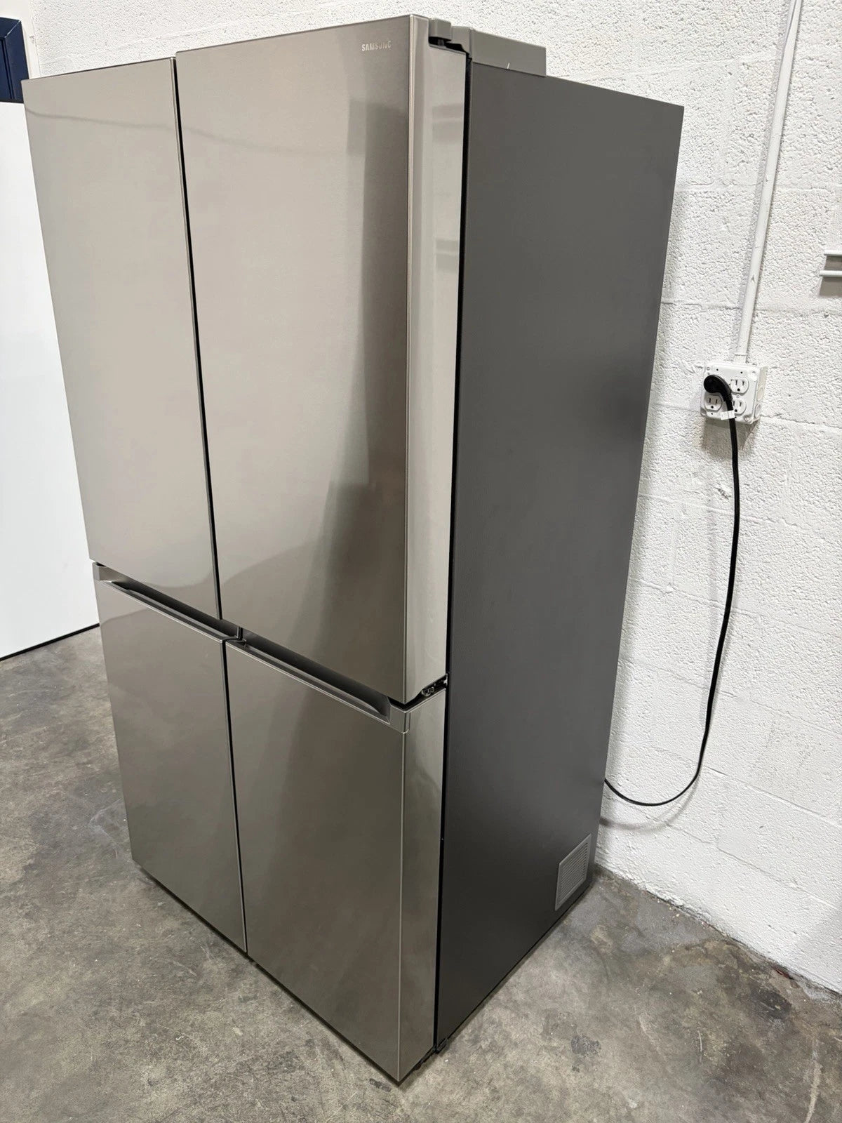 23 cu. ft. Counter Depth 4-Door French Door Refrigerator RF23B7671SR