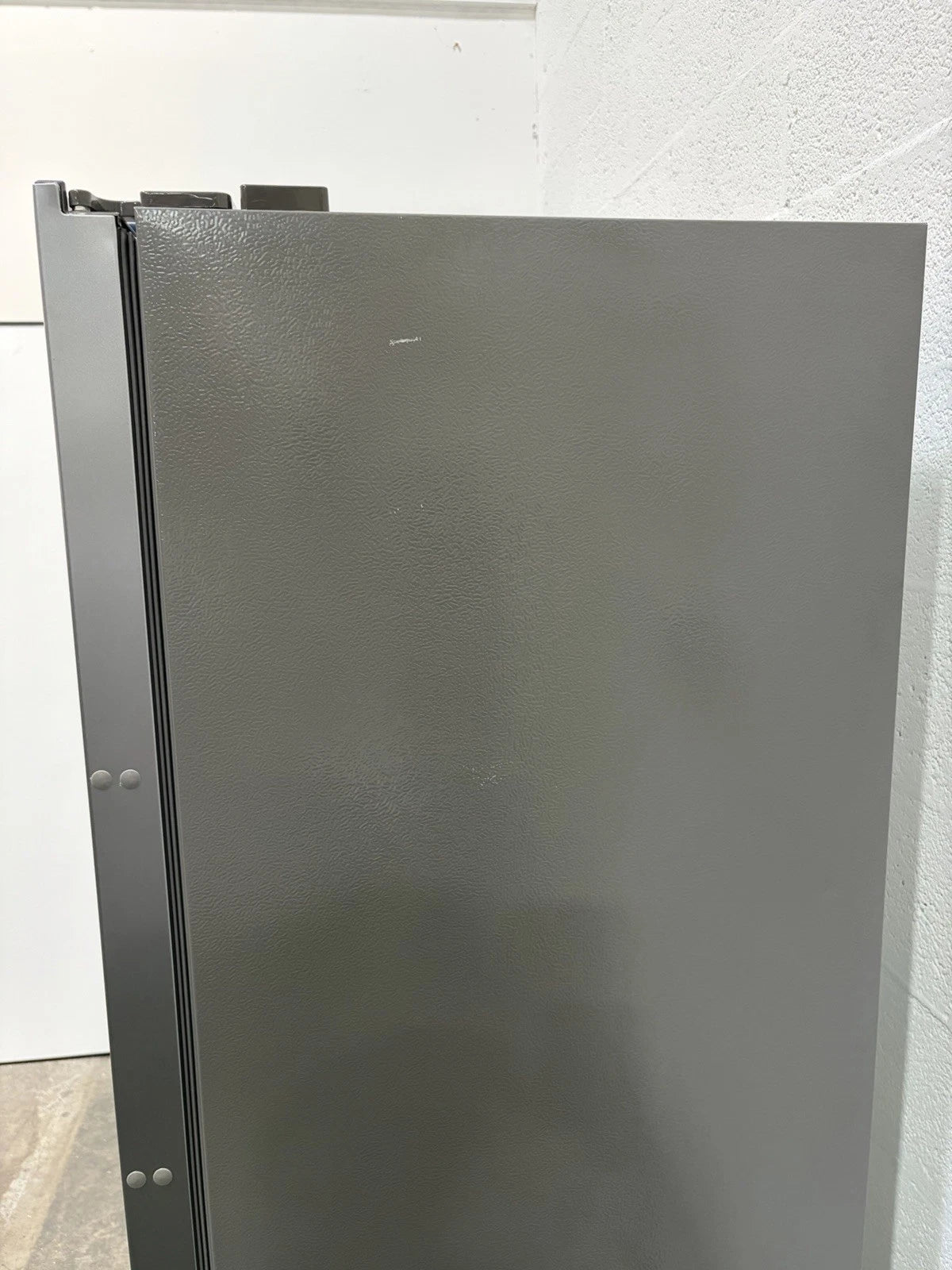 10.2 cu. ft. Garage Ready Convertible Upright Freezer HFU101N1AVE
