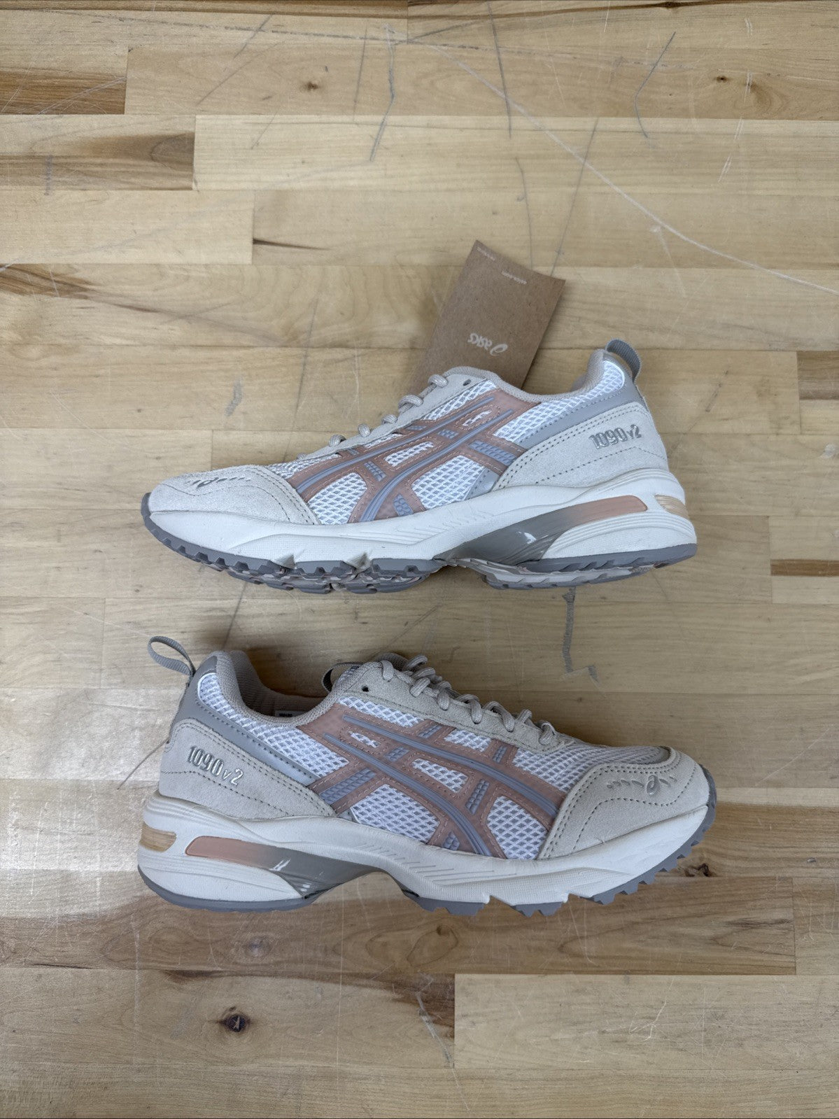 Asics Gel 1090 V2 Womens Trainers Asics  Running Gym Shoes White/Maple Sugar 6