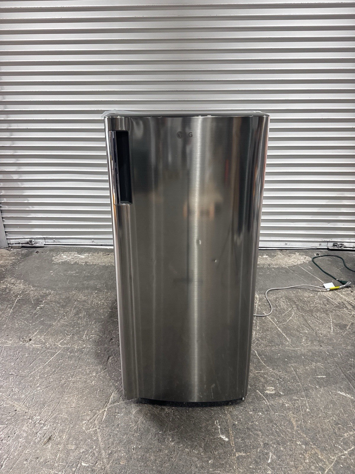 LG Single Door Refrigerator, 6 Cu. Ft LRONC0605V