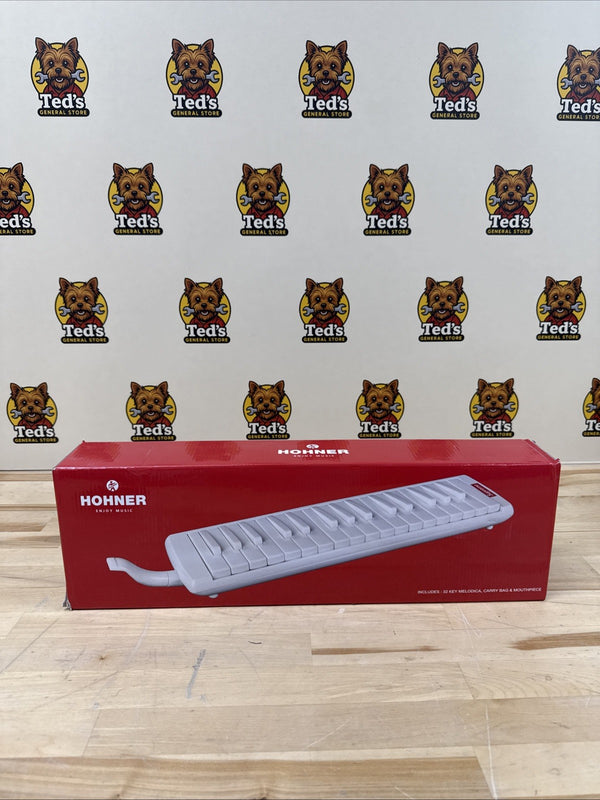Supreme x Hohner Melodica FW18 – White 32-Key Instrument + Case – Rare Collab
