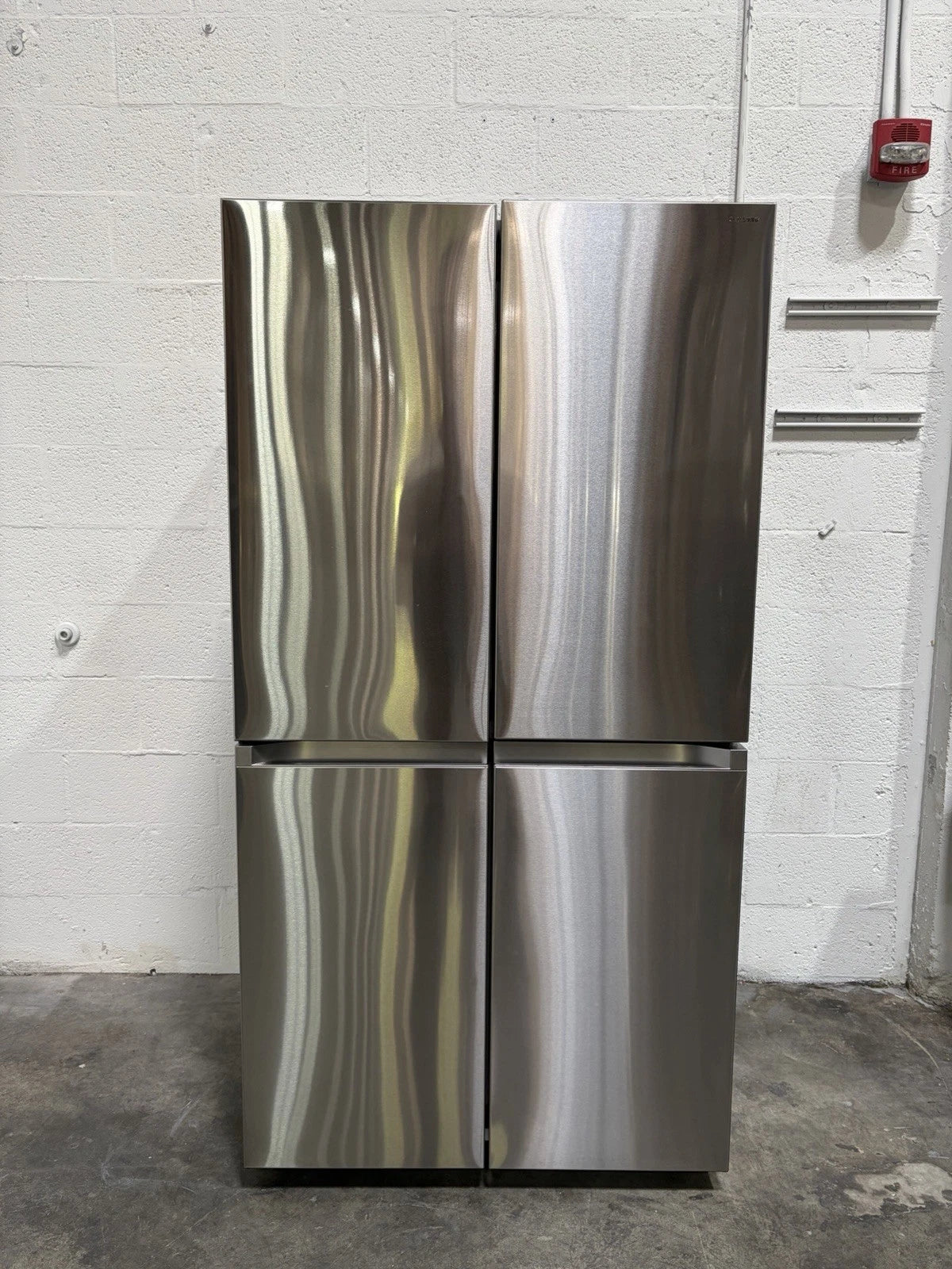 23 cu. ft. Counter Depth 4-Door French Door Refrigerator RF23B7671SR