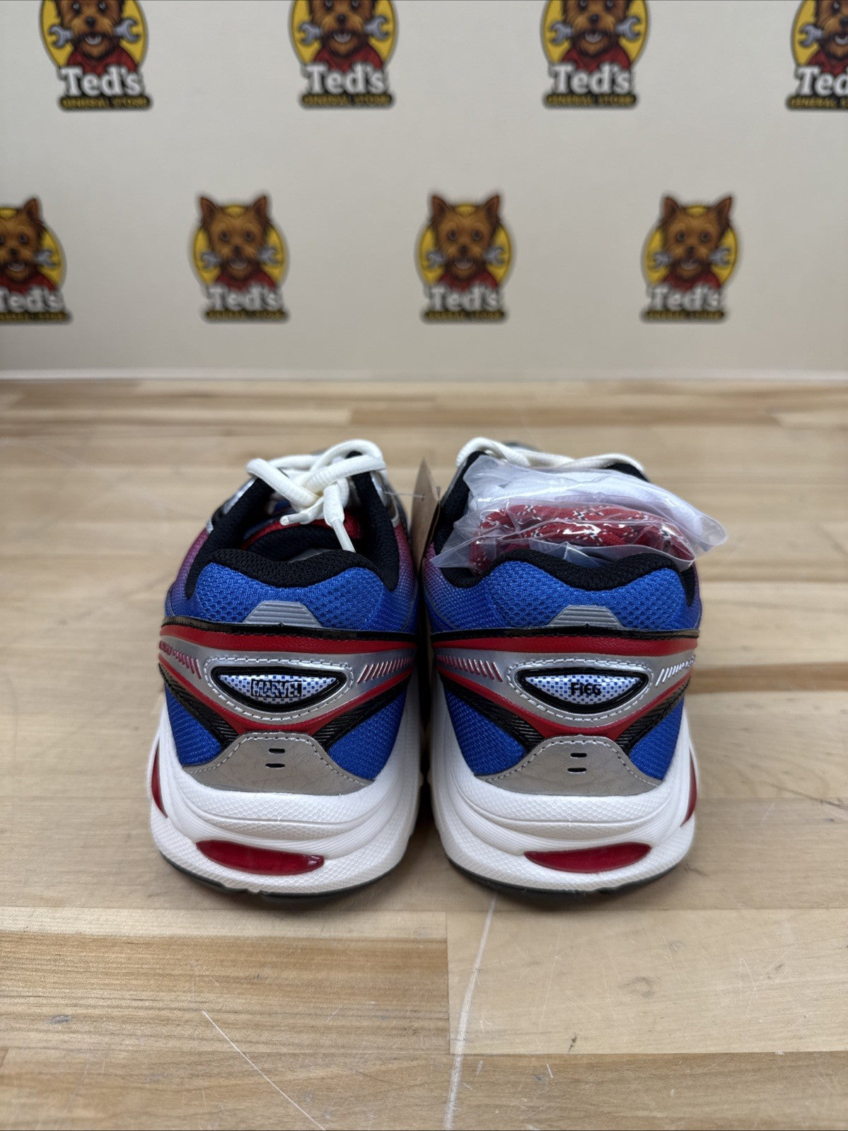 ASICS Kith x Marvel x GT 2160 Venom vs. Spiderman Pack *COMIC INCLUDED* Size 6