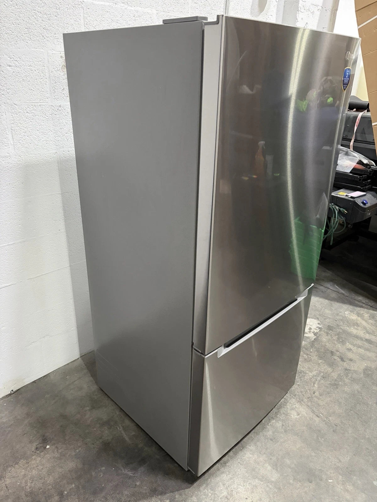 MIDEA Bottom-Freezer Refrigerator: Stainless Steel, 18.7 cu ft