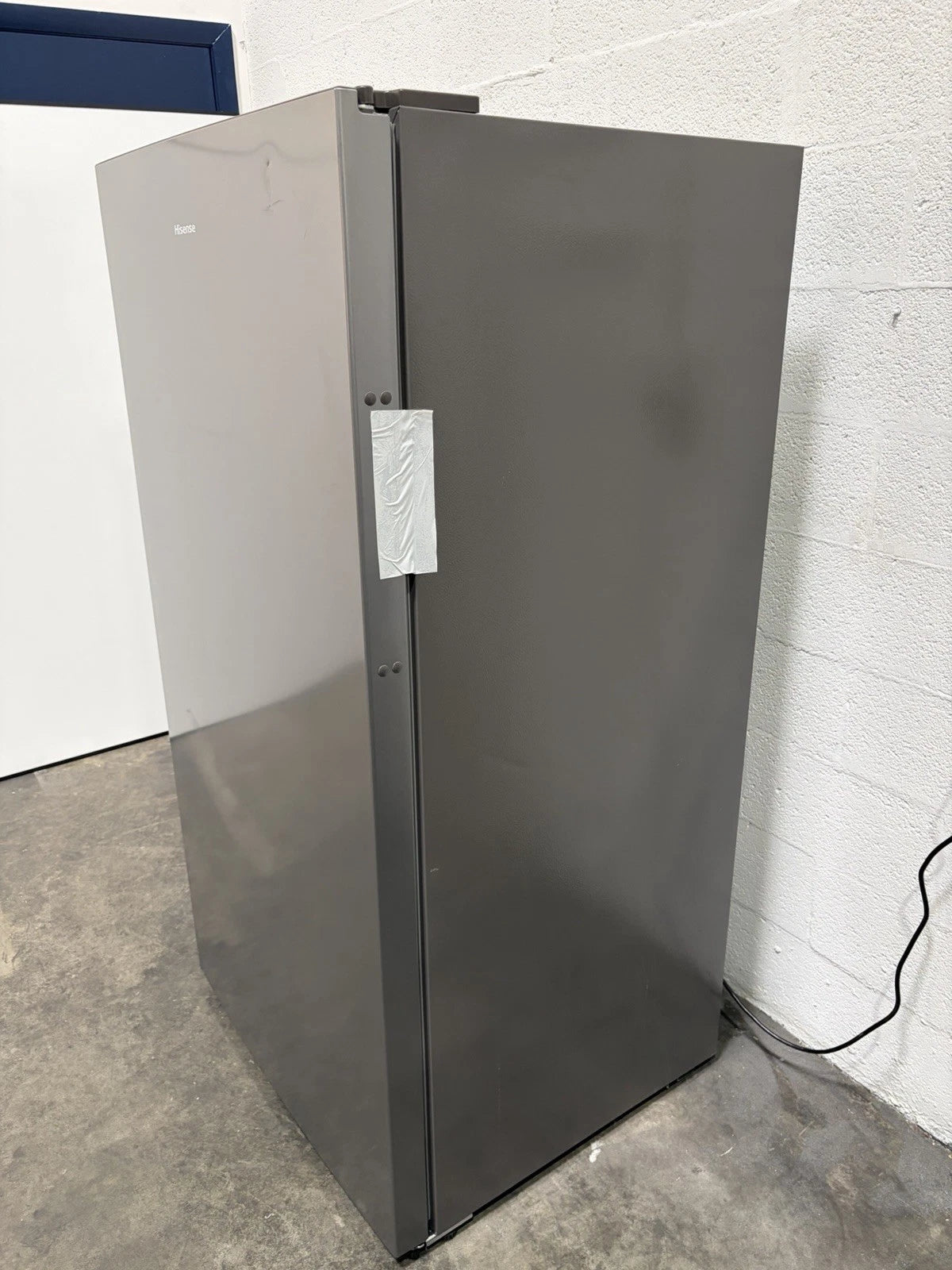 Hisense 17 cu. ft. Garage Ready Frost Free Convertible Upright Freezer OPEN BOX