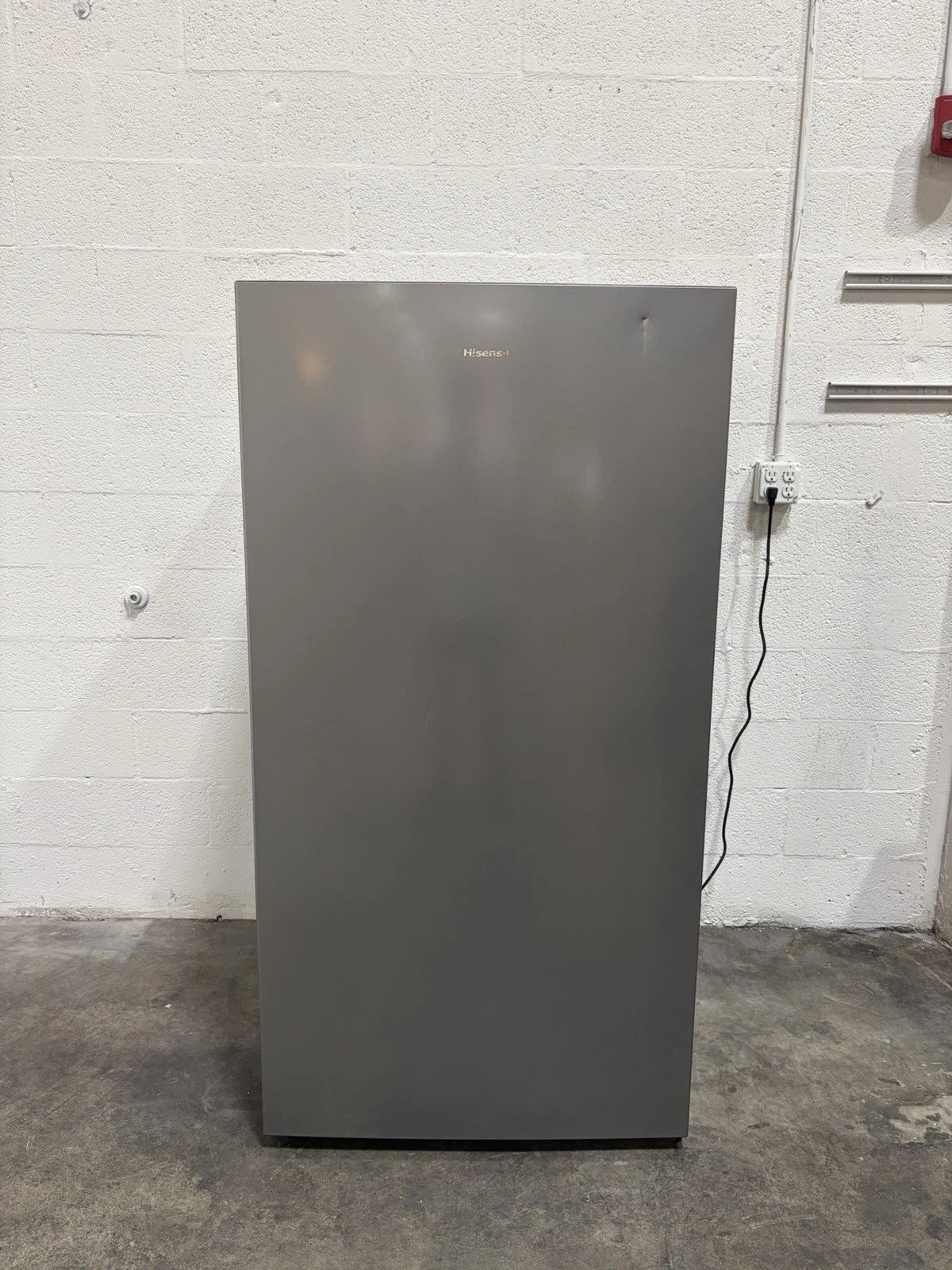Hisense 17 cu. ft. Garage Ready Frost Free Convertible Upright Freezer OPEN BOX